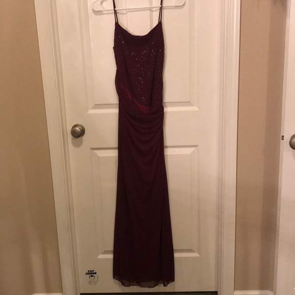 Formal dress - Picture 2 of 2